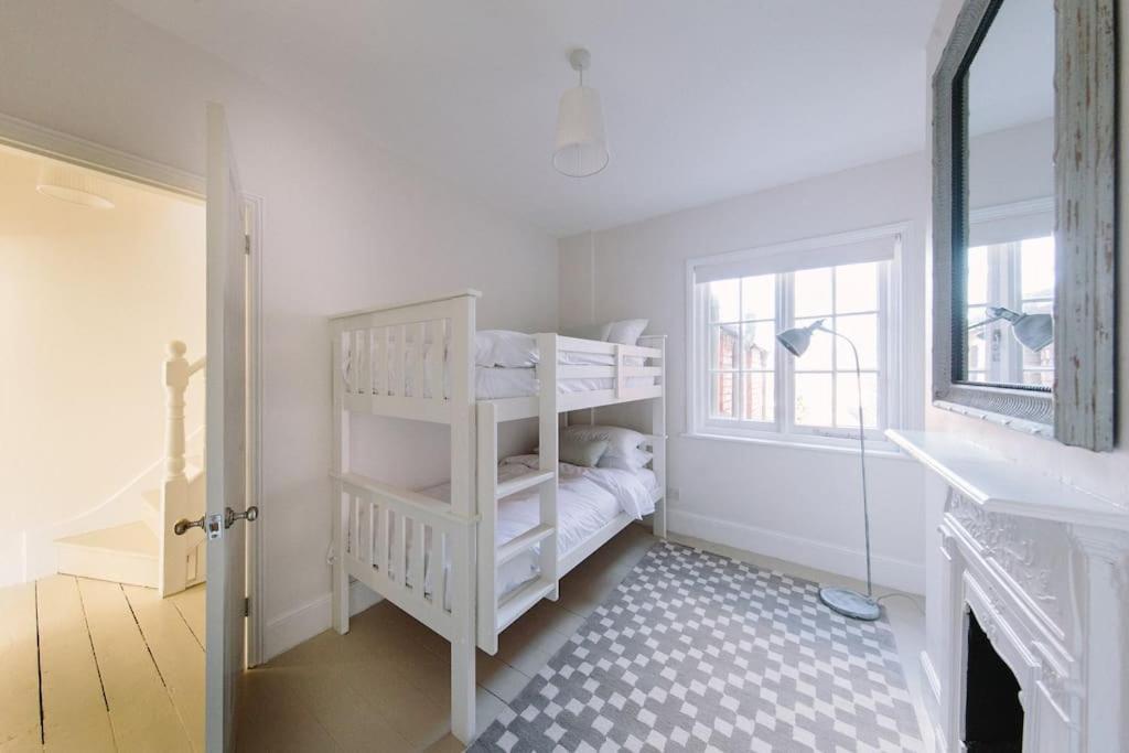 Beautiful House, Cirencester Centre, Parking Exterior foto